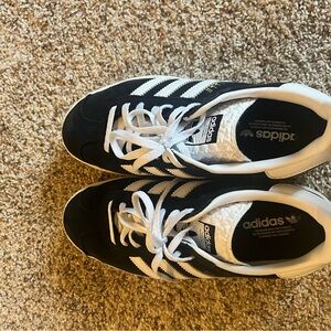 Women’s Adidas Gazelle Bold!